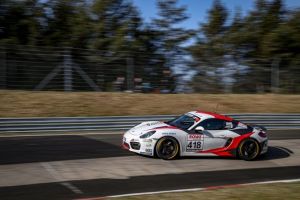 Startnummer 418 (Klasse V6): Martin Rump (EST) / Nicolas Griebner (F) / Philipp Hagnauer (CH), Porsche Cayman S